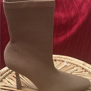 New Zaba Chic Tan Knit Stiletto Boots Size 8